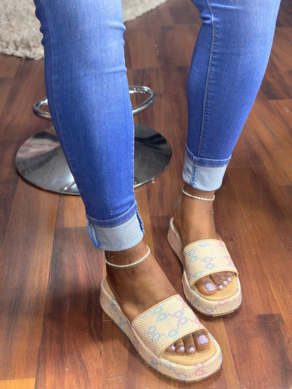 Lea Sandals (Multicolor)