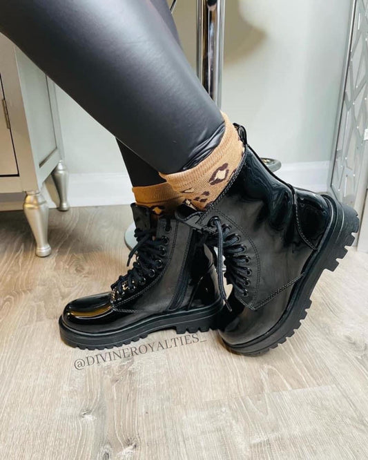 Ari Combat Boots (Black)